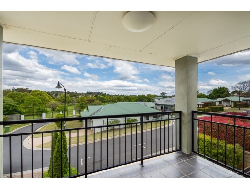 14/1 Cossart Street, Centenary Heights QLD 4350