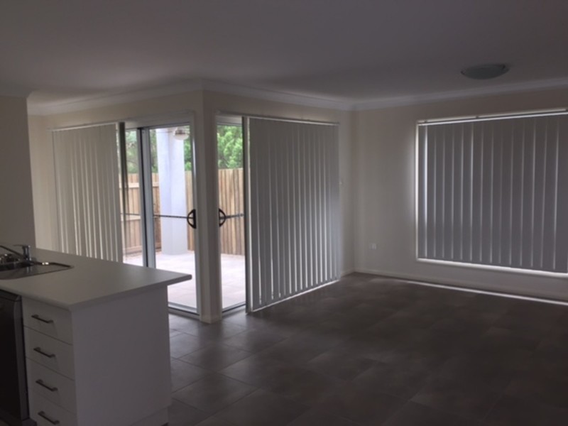 2/3 Harrison Court, Darling Heights QLD 4350