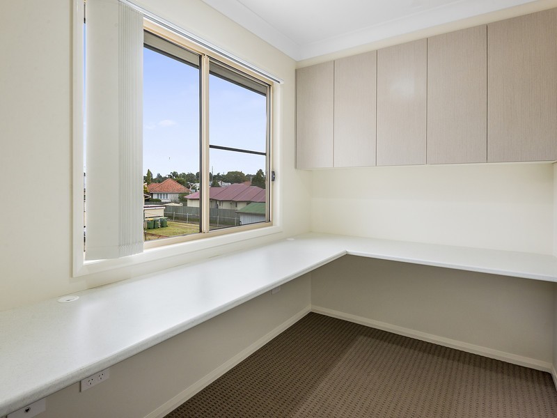 4/77 Anzac Avenue, Newtown QLD 4350