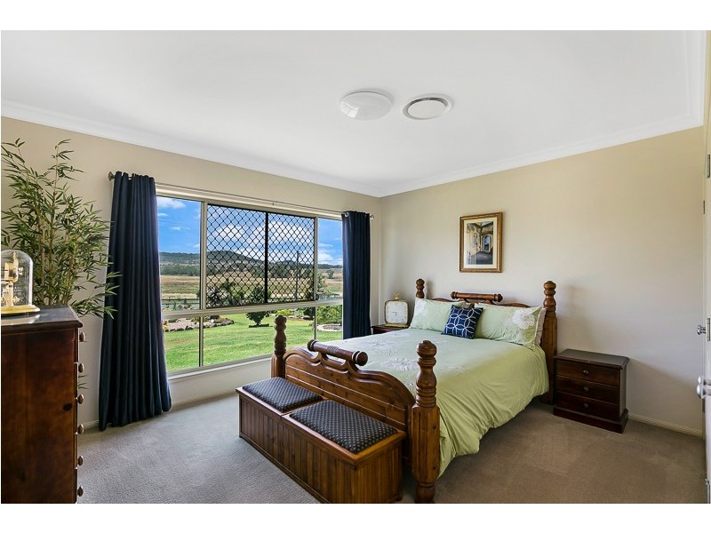 33 Wyreema Road, Drayton QLD 4350