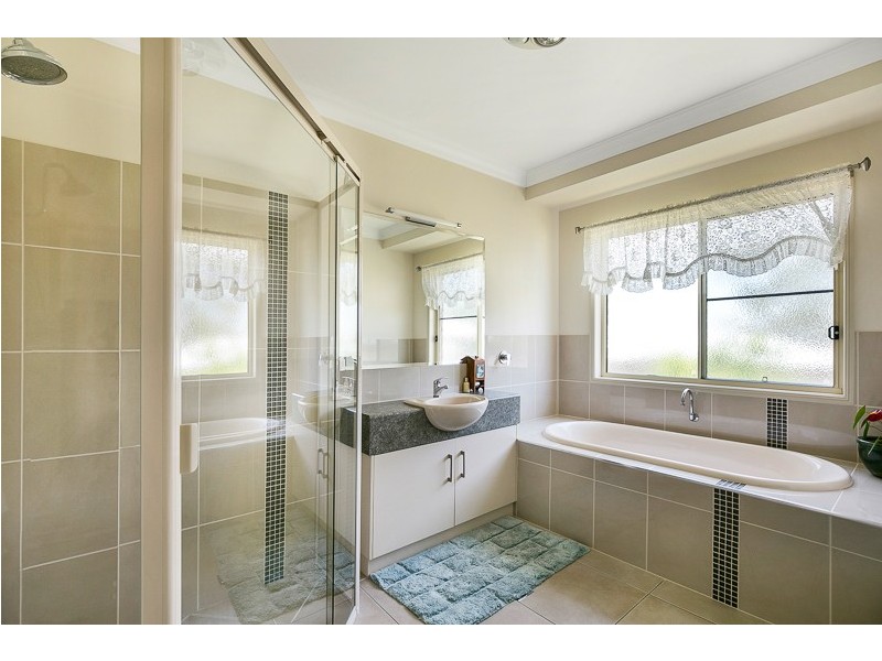 33 Wyreema Road, Drayton QLD 4350