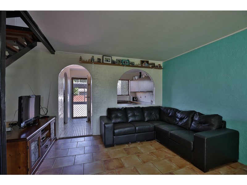 8/203 Campbell Street, Newtown QLD 4350