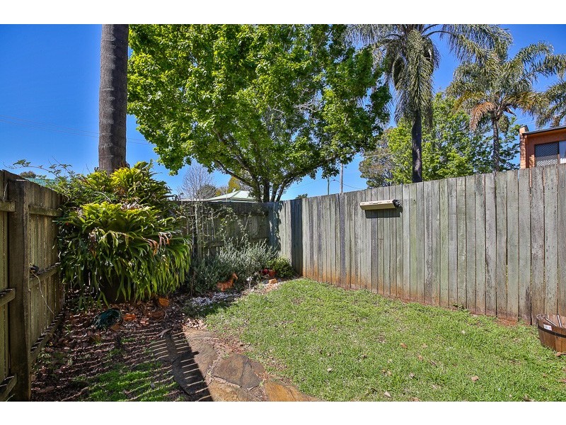 8/203 Campbell Street, Newtown QLD 4350