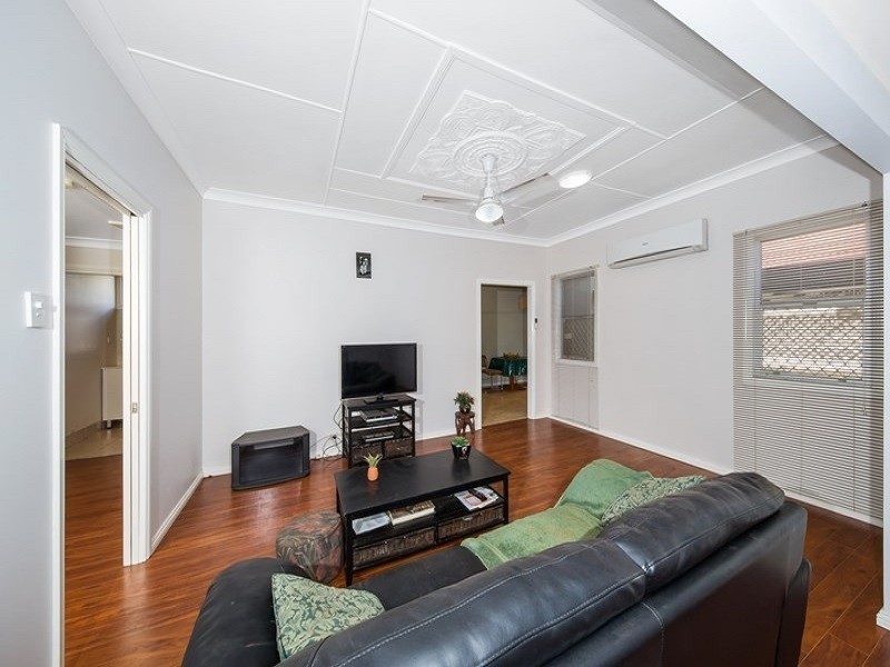 6a Bothwell Street, Newtown QLD 4350