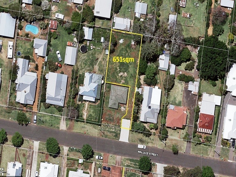 25A Wallace Street, Newtown QLD 4350