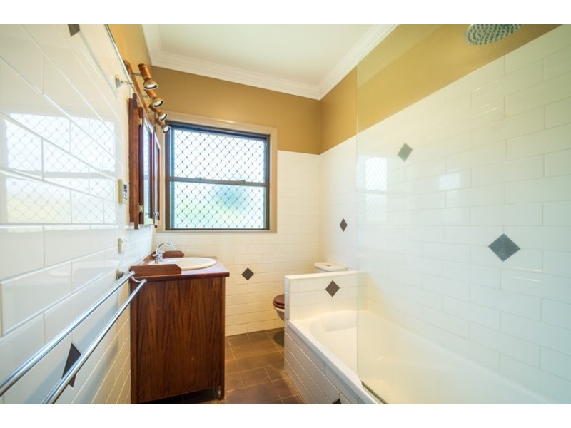 179 Jellicoe Street, Newtown QLD 4350