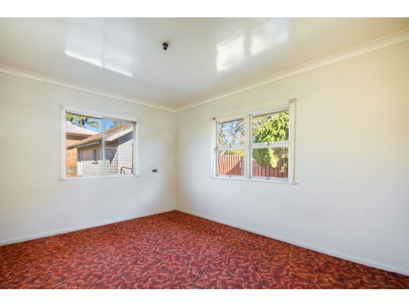 260 James Street, Harristown QLD 4350