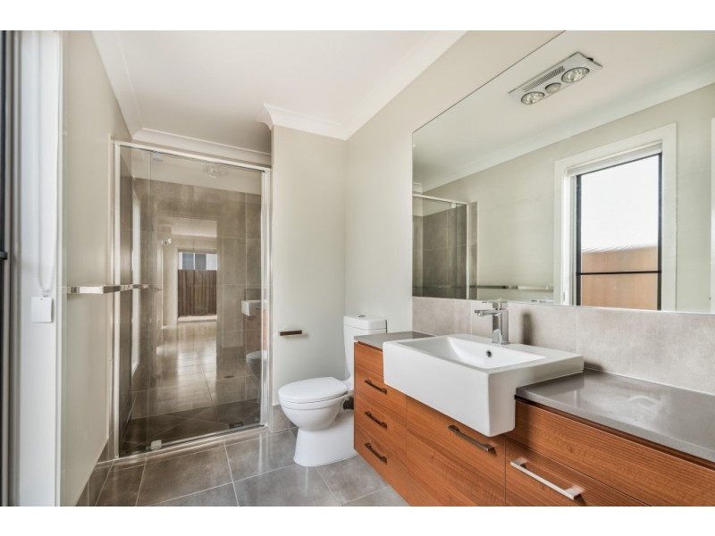 1/21 Ramsay Street, Centenary Heights QLD 4350
