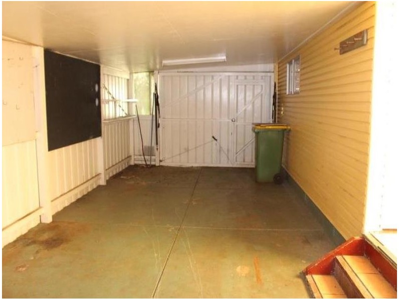 35 Tara Street, Wilsonton QLD 4350