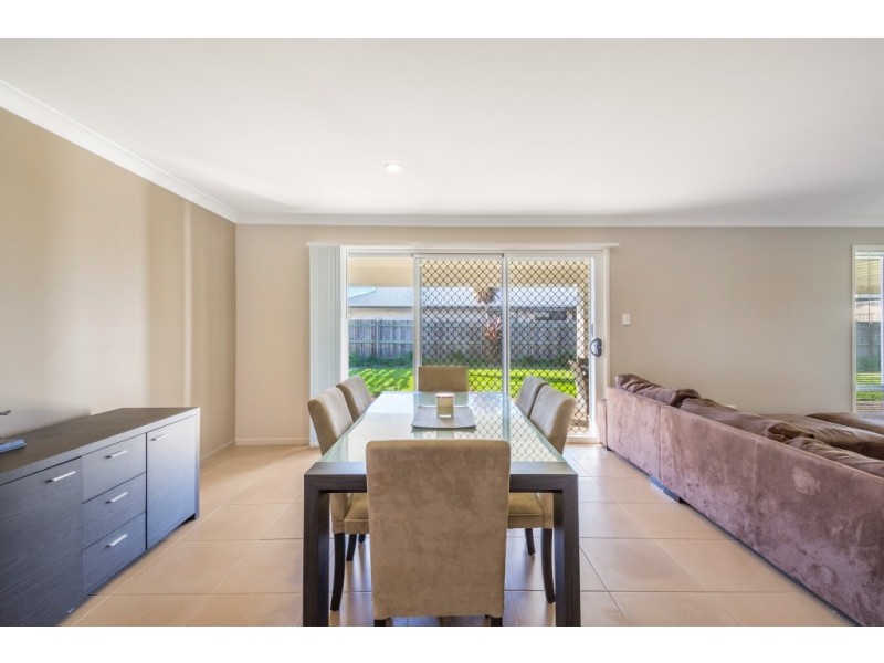 17 Pelling Court, Westbrook QLD 4350