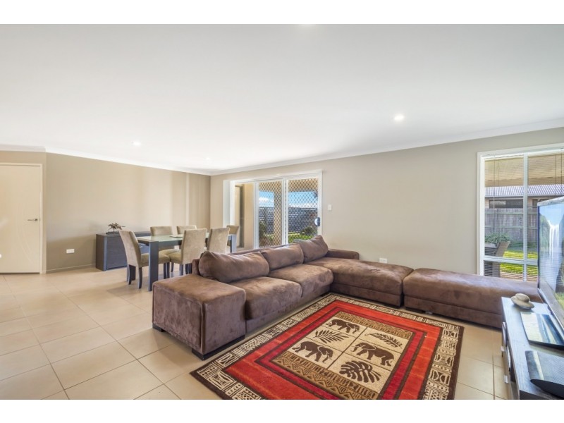 17 Pelling Court, Westbrook QLD 4350