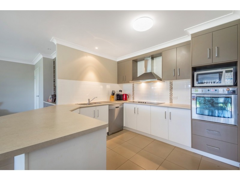 17 Pelling Court, Westbrook QLD 4350