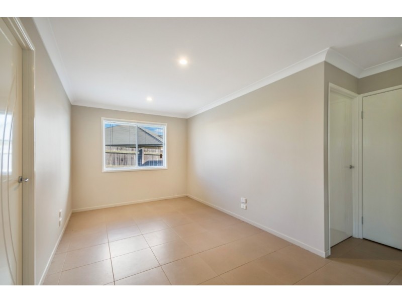 17 Pelling Court, Westbrook QLD 4350