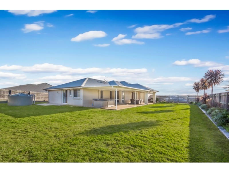 17 Pelling Court, Westbrook QLD 4350