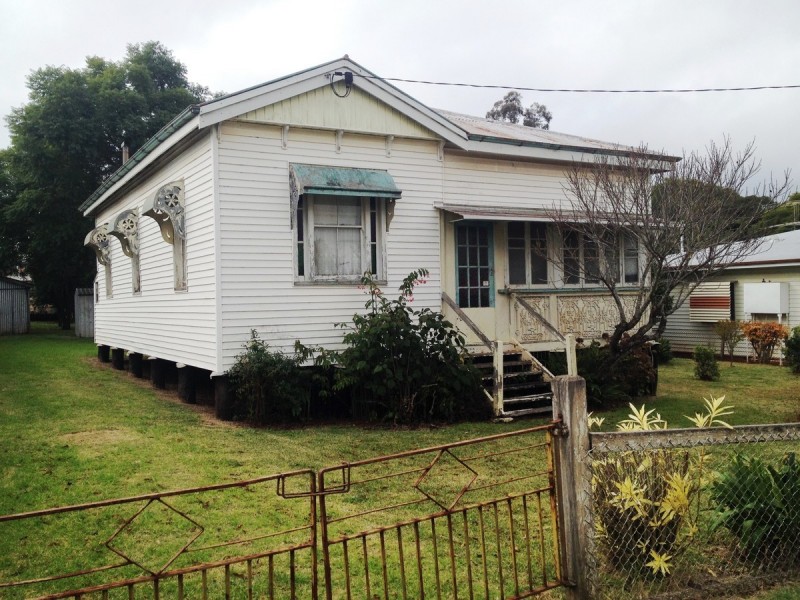 23 Bristol Street, Newtown QLD 4350