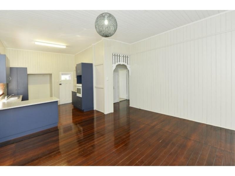 37A Anzac Avenue, Newtown QLD 4350