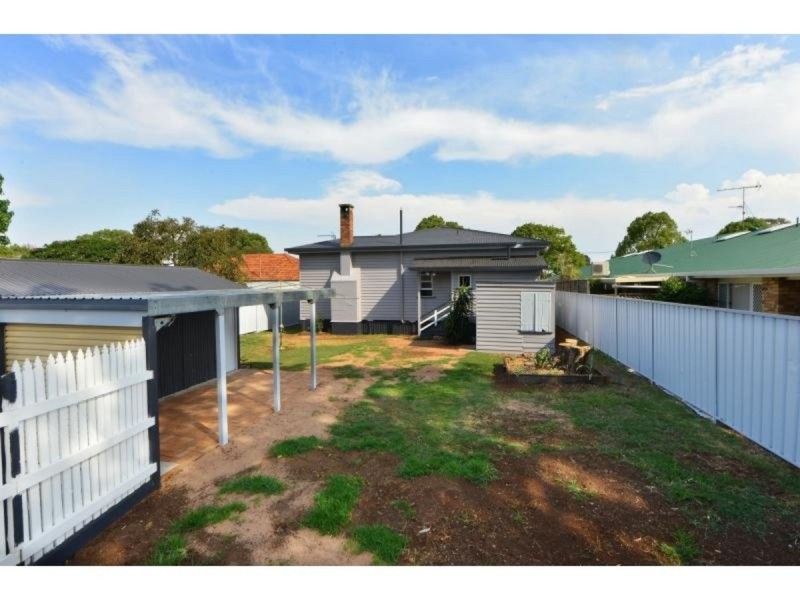 37A Anzac Avenue, Newtown QLD 4350