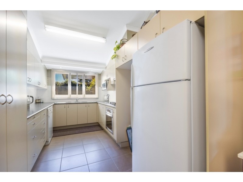 33 Anzac Avenue, Newtown QLD 4350