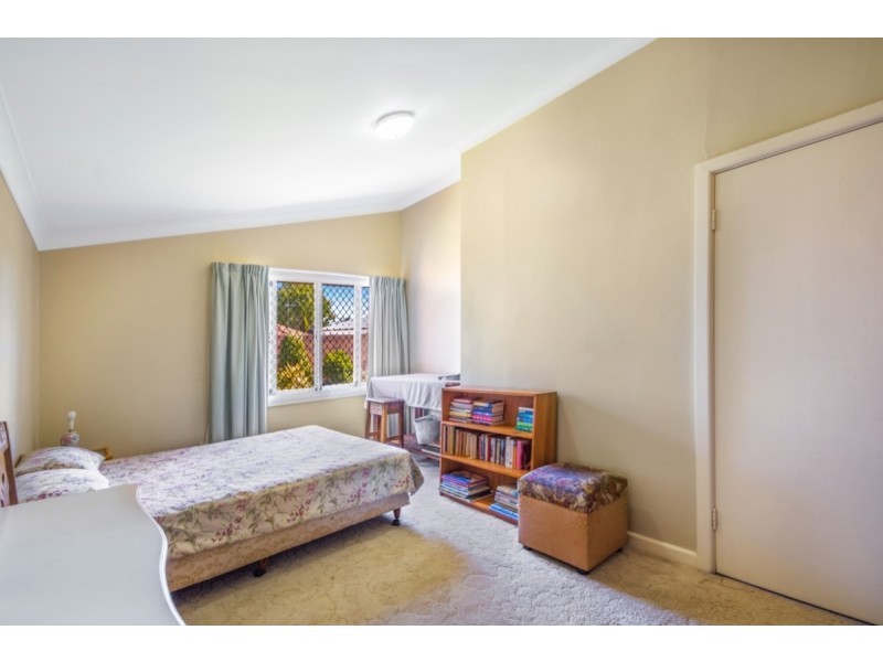 33 Anzac Avenue, Newtown QLD 4350