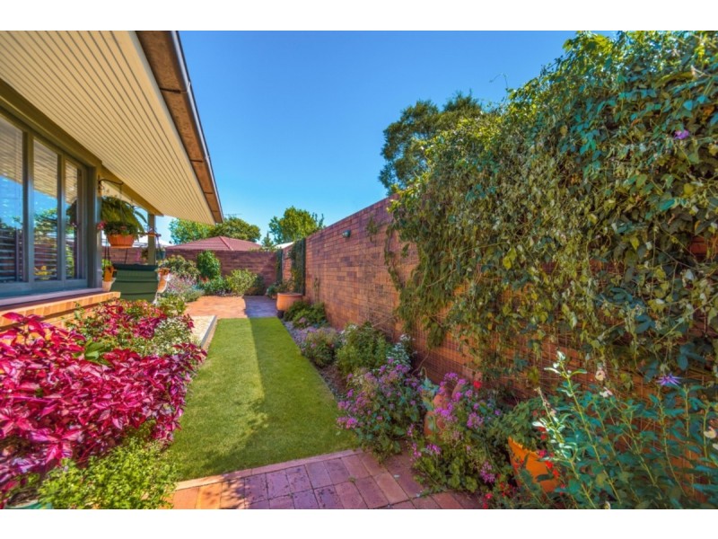 33 Anzac Avenue, Newtown QLD 4350