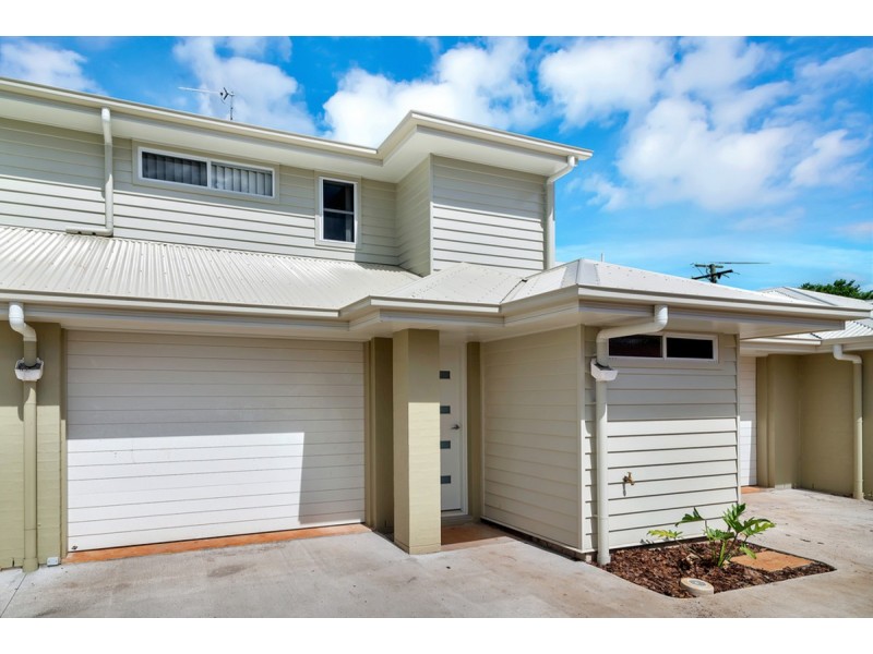 2/9 McCook Street, South Toowoomba QLD 4350