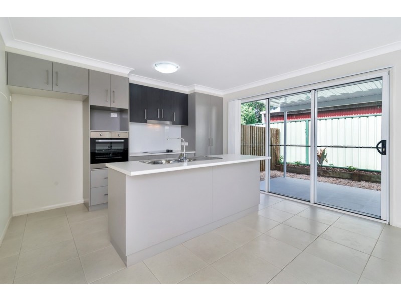 2/9 McCook Street, South Toowoomba QLD 4350