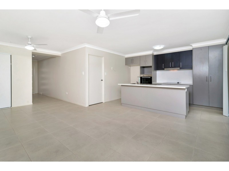 2/9 McCook Street, South Toowoomba QLD 4350