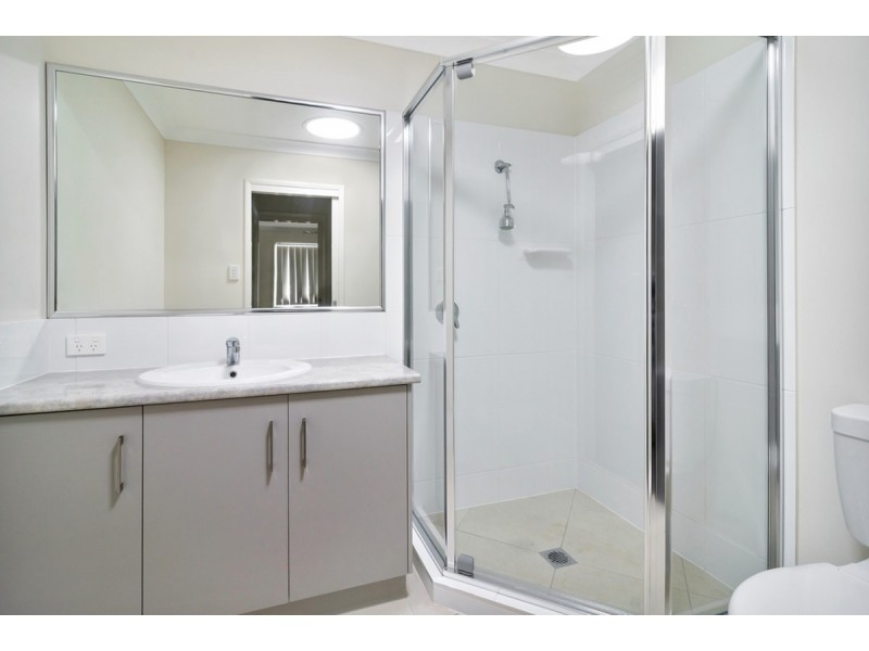 2/9 McCook Street, South Toowoomba QLD 4350