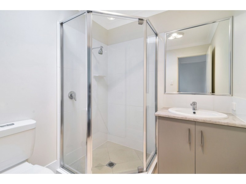 2/9 McCook Street, South Toowoomba QLD 4350