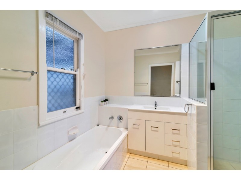 15 Rosina Street, Newtown QLD 4350