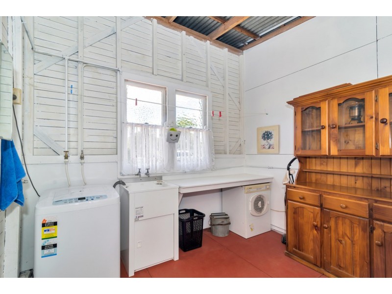 15 Rosina Street, Newtown QLD 4350