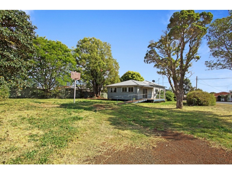 250 Bridge Street, Newtown QLD 4350