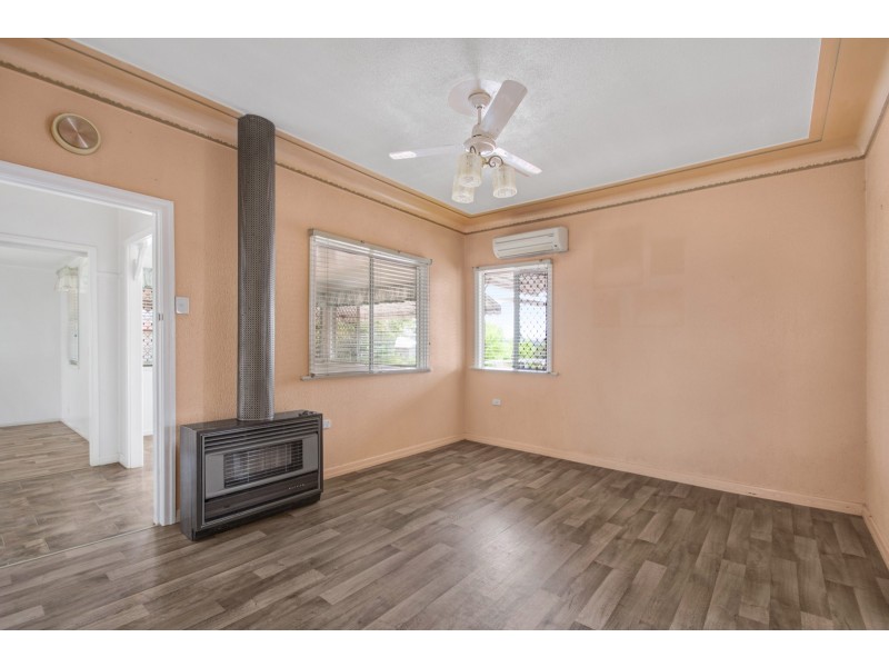 72 Gordon Avenue, Newtown QLD 4350