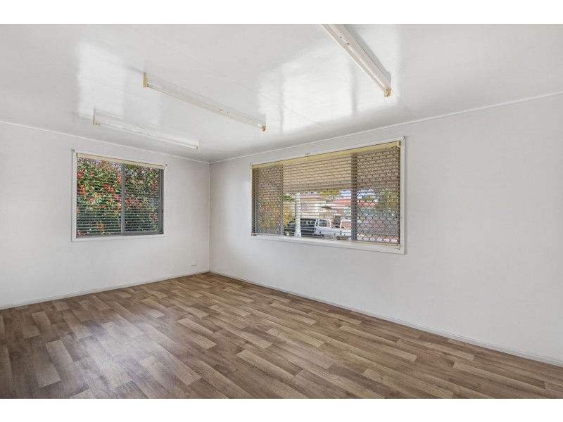 72 Gordon Avenue, Newtown QLD 4350