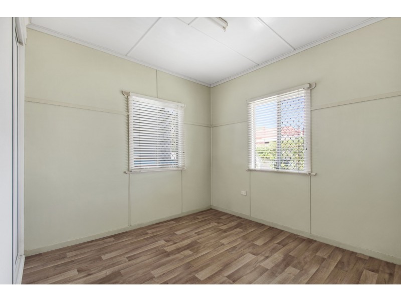 72 Gordon Avenue, Newtown QLD 4350