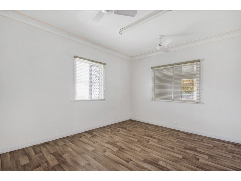 72 Gordon Avenue, Newtown QLD 4350