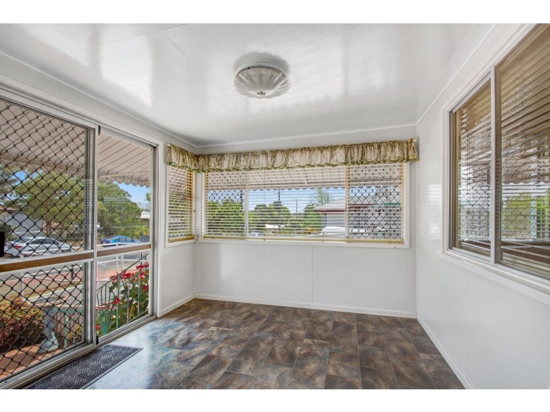 72 Gordon Avenue, Newtown QLD 4350