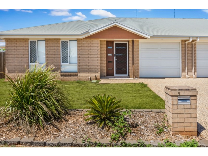 1/9 Chainey Court, Newtown QLD 4350