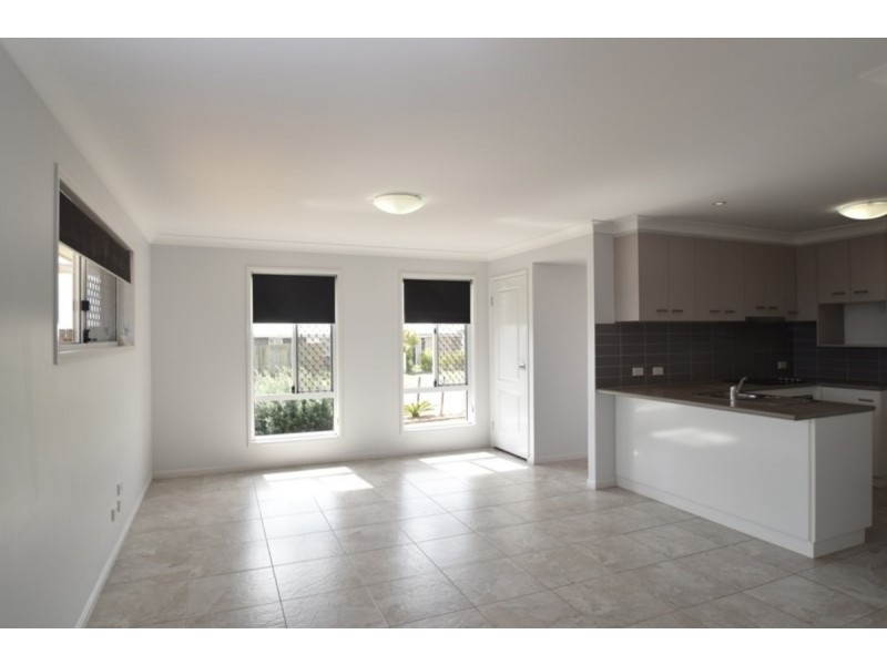 1/9 Chainey Court, Newtown QLD 4350