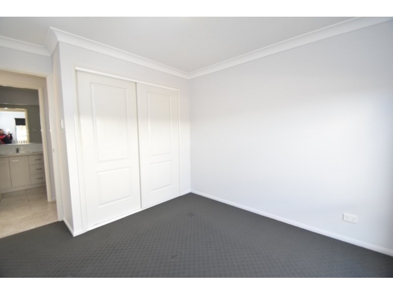 1/9 Chainey Court, Newtown QLD 4350