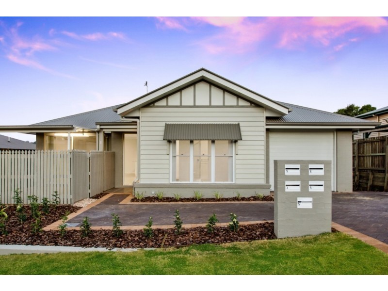 2/8 Brim Street, Newtown QLD 4350