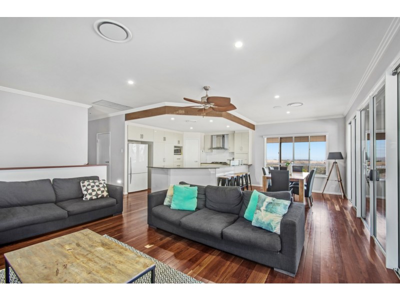 29 Hamblin Court, Mount Rascal QLD 4350