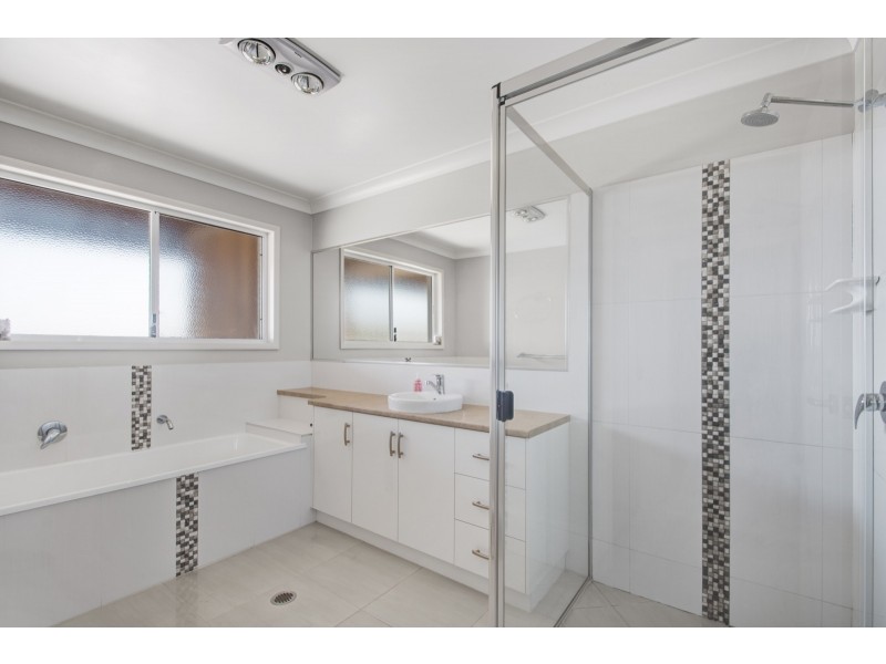 29 Hamblin Court, Mount Rascal QLD 4350