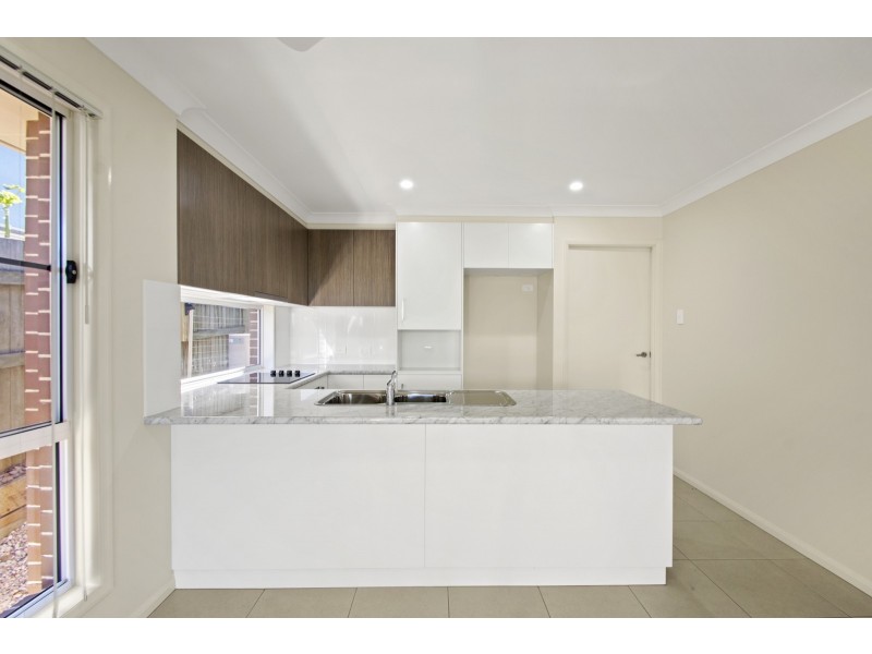 4/34 Mooney Street, Harlaxton QLD 4350