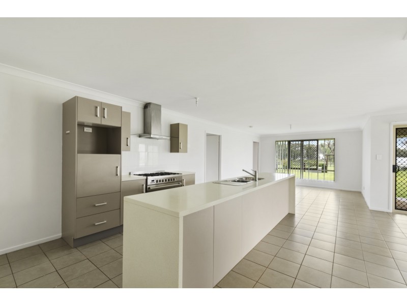 30 Phipps Drive, Meringandan West QLD 4352