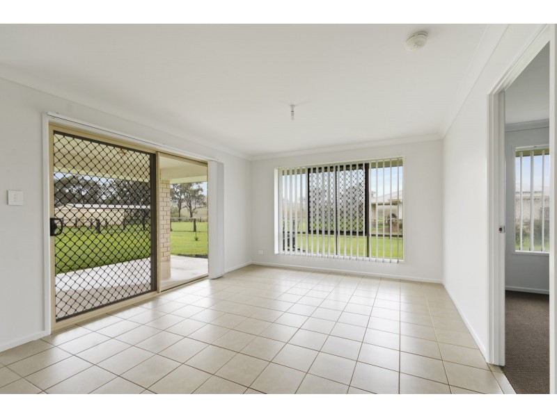 30 Phipps Drive, Meringandan West QLD 4352
