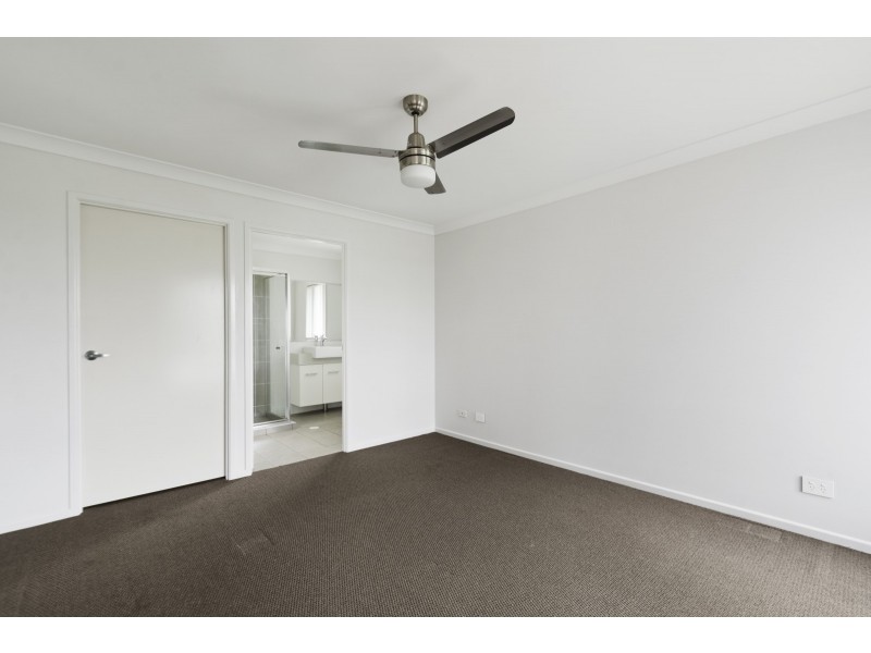 30 Phipps Drive, Meringandan West QLD 4352