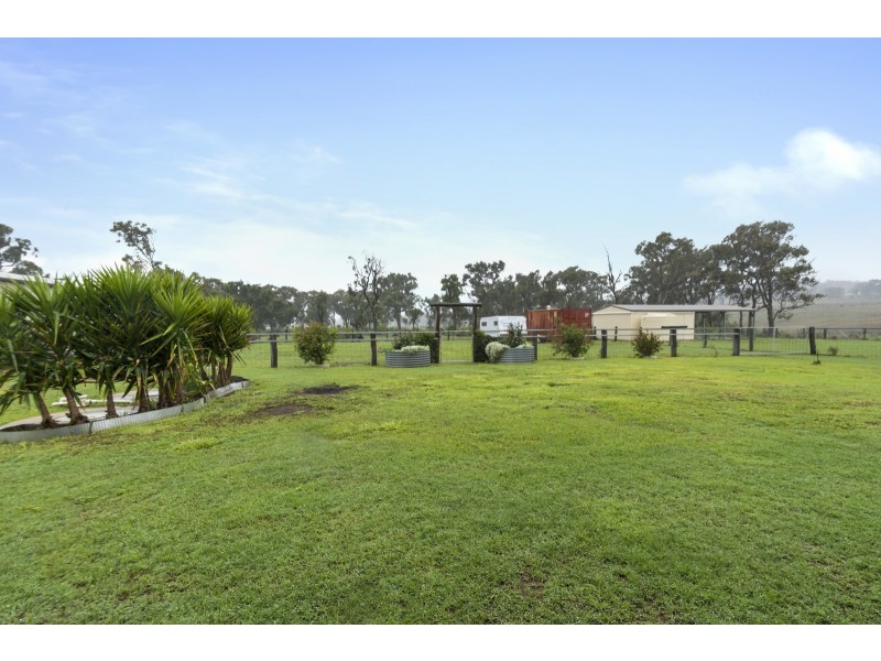 30 Phipps Drive, Meringandan West QLD 4352