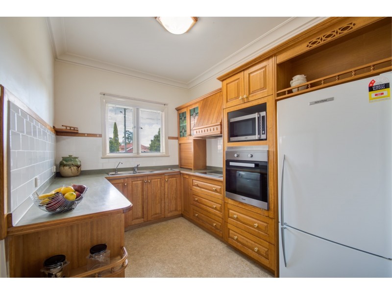 4 Allenby Street, Newtown QLD 4350