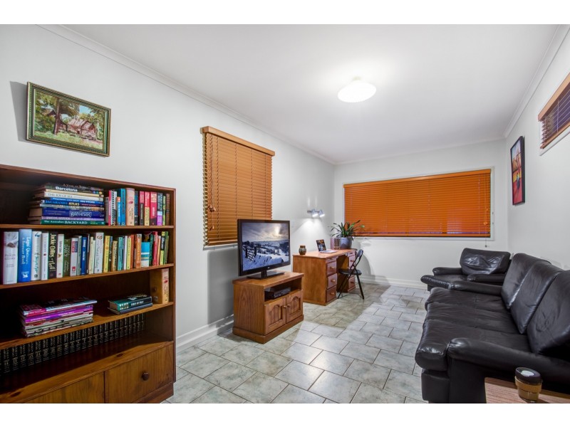 4 Allenby Street, Newtown QLD 4350